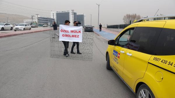 Hastane yolunu çitlerle kapattı: 'Bu bir ihtardı' dedi! - Resim: 2