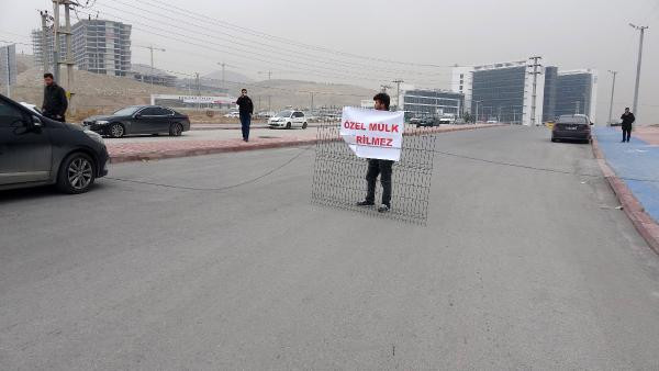 Hastane yolunu çitlerle kapattı: 'Bu bir ihtardı' dedi! - Resim: 3