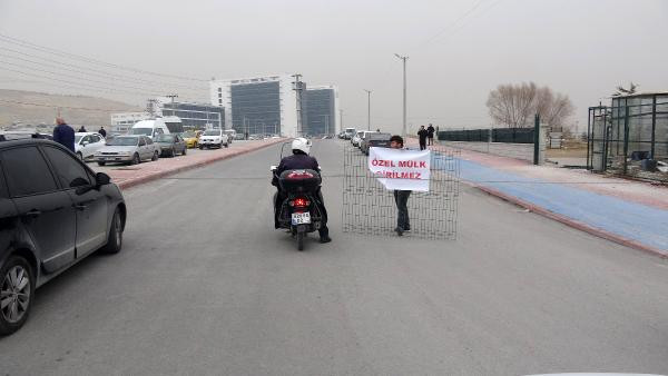 Hastane yolunu çitlerle kapattı: 'Bu bir ihtardı' dedi! - Resim: 4