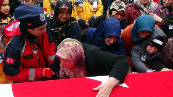 Türkiye Büşra'sına ağlıyor Mehmetçik için... - Resim: 3