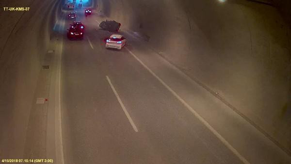 İstanbul'da inanılmaz görüntü: Tünelde faciadan dönüldü! - Resim: 3