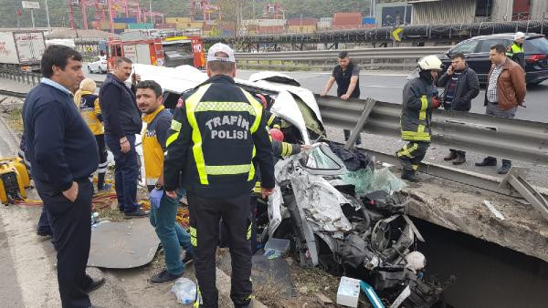 TEM'de feci kaza! Trafik durdu vali ve kaymakam eşleri yaralandı... - Resim: 3