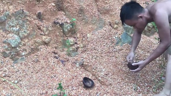 Kirli suyu nasıl temizlediğini görünce hayret edeceksiniz! - Resim: 2