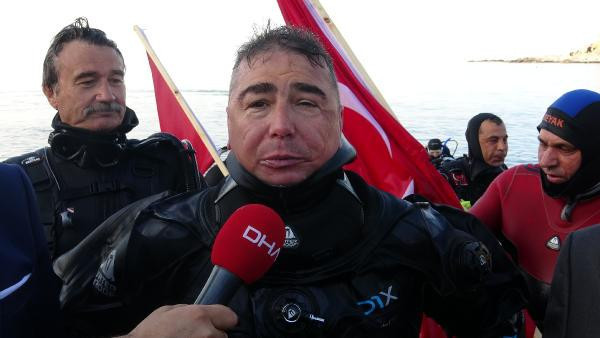 'Akvaryum Adam' sudan rekorla çıktı! 30 saat 20 dakika... - Resim: 4