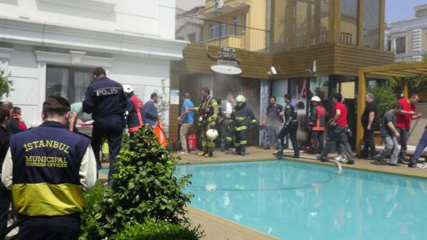 Sultanahmet'te büyük panik! İşte o anlar... - Resim: 3