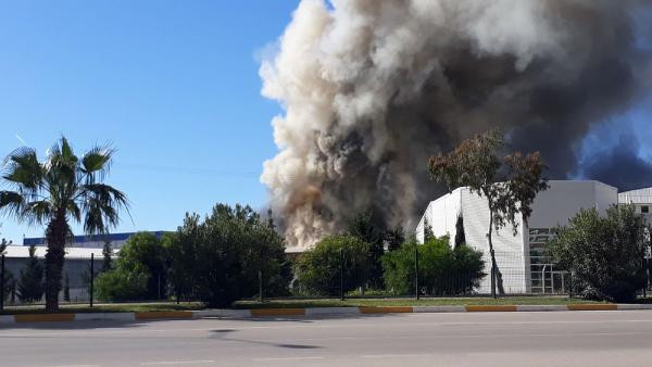 Antalya'da lüks yatların üretildiği merkezde korkutan yangın - Resim: 3
