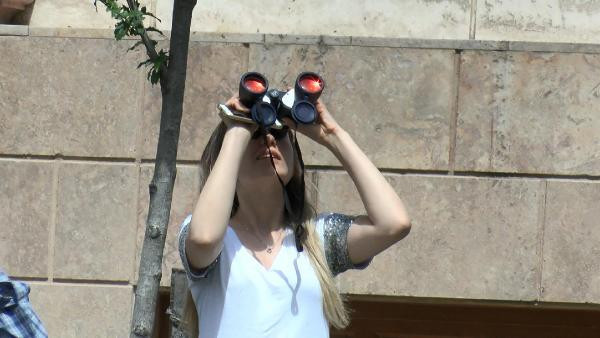 Yok artık! Ellerine dürbün alıp dakikalarca izlediler... - Resim: 4