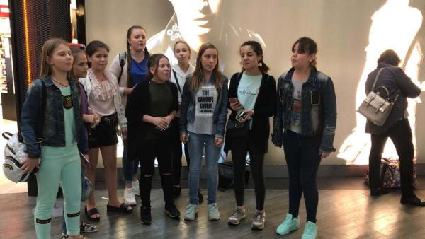 Öğrenciler paraları kalmayınca bakın ne yaptılar!.. - Resim: 3