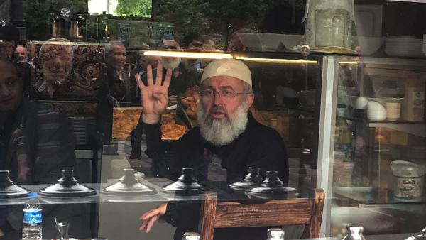 Cenazede Abdullah Gül'e tepki: Reisime hainlik yaptın - Resim: 4