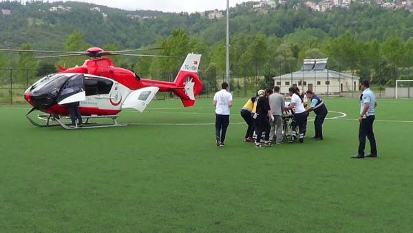 Kiraz toplarken boynuna demir saplandı - Resim: 4