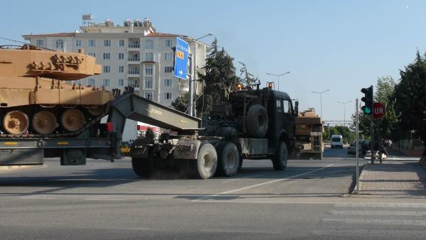 Sınırda hareketlilik: Suriye'ye askeri sevkıyat! - Resim: 2