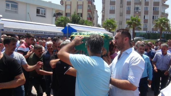 Hatay'da 'çakmak gazı' çeken genç hayatını kaybetti! - Resim: 1