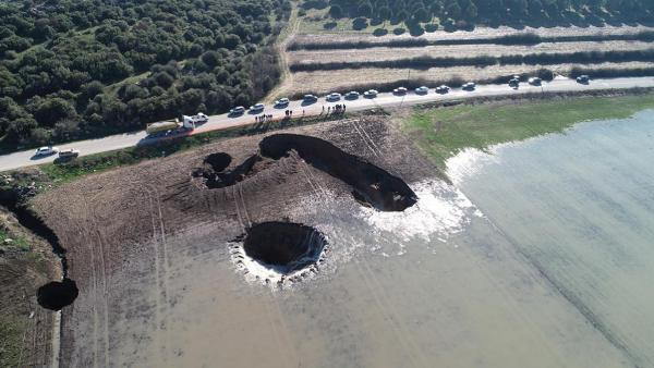 İzmir'de korkutan görüntü: Bir tane daha oluştu! - Resim: 4