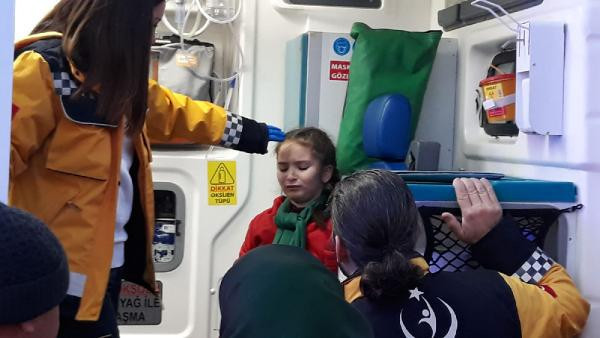 İstanbul'da yolcu otobüsü devrildi firma çalışanı 'Rüzgar savurdu' dedi - Resim: 4