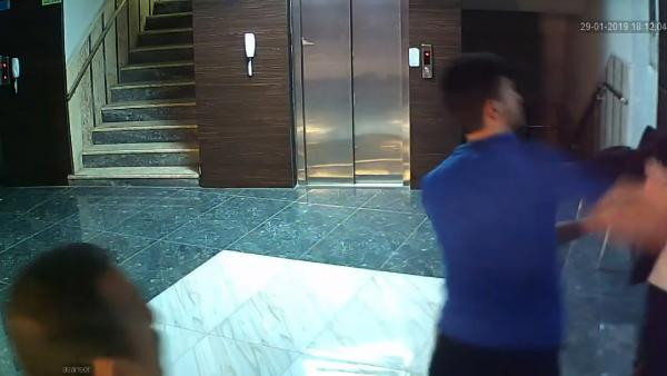 Hastanede şok saldırı! 'Canımı acıttım' deyip sağlık görevlisine... - Resim: 1