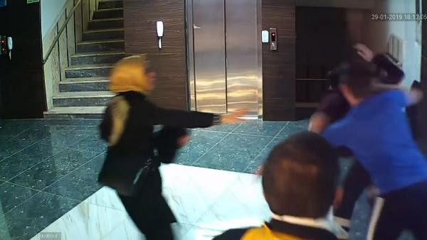 Hastanede şok saldırı! 'Canımı acıttım' deyip sağlık görevlisine... - Resim: 4