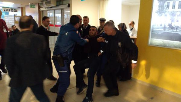 Kendine geldi: Acil servisi birbirine kattı! - Resim: 3