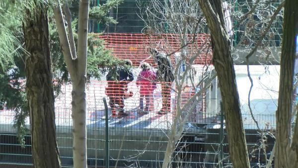 İstanbul'da kan donduran olay: Kızlarını raylarda terk etti! - Resim: 3