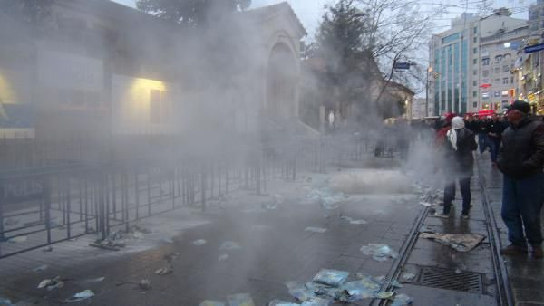 Fransız Konsolosluğu'na boyalı saldırı - Resim: 4