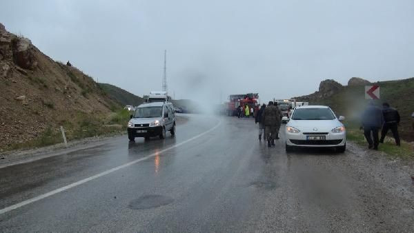 Yüksekova'da feci kaza: 3 ölü, 11 yaralı - Resim: 3