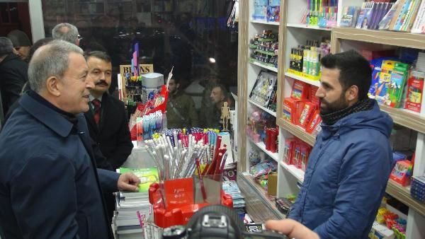 Bakan Akar ve Genelkurmay Başkanı Güler Yüksekova’da - Resim: 1