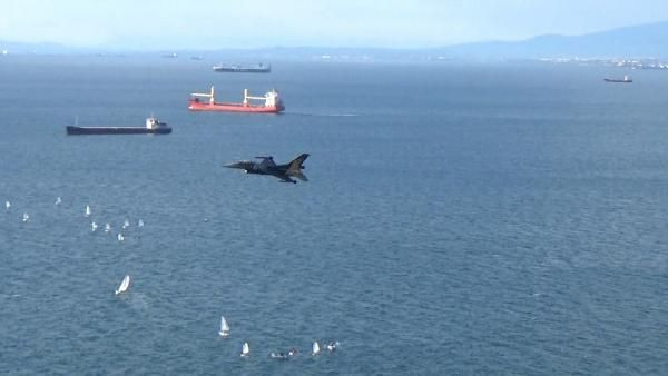 SoloTürk heyecan ve adrenalin yüklü uçuşuyla izleyenleri büyüledi - Resim: 1