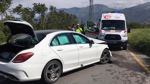 İşçi servisiyle otomobil çarpıştı 5 yaralı - Resim: 2