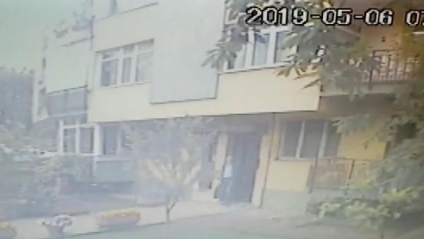 Kadıköy'de bir kişi karısını defalarca bıçaklayarak öldürdü - Resim: 4