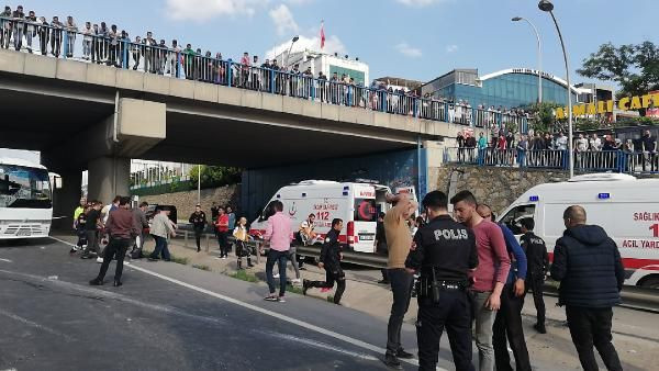 Kocaeli'de işçi servisi ile hafif ticari araç çarpıştı 1 ölü 15 yaralı - Resim: 4