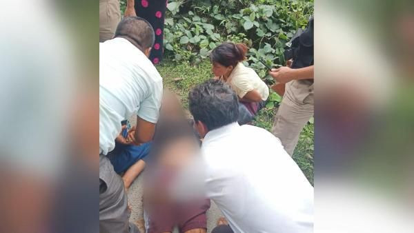 Hindistan’da meclis üyesinin konvoyuna saldırı: 11 ölü - Resim: 3