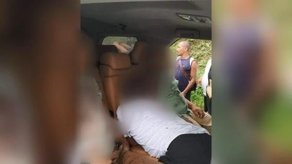 Hindistan’da meclis üyesinin konvoyuna saldırı: 11 ölü - Resim: 4