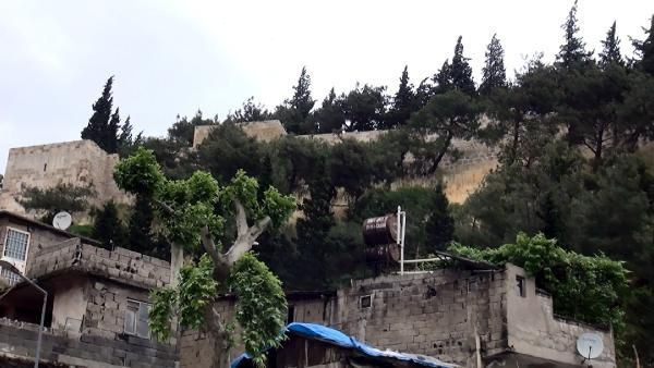 Kahramanmaraş'ta bir kişi tarihi kalede intihar etti - Resim: 1