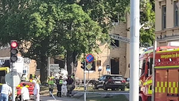 İsveç’te büyük patlama! Bölge trafiğe kapatıldı - Resim: 3