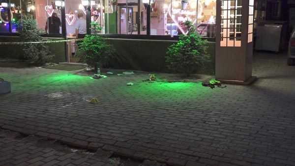 Erzurum'da burada top oynayamazsınız kavgası! Garsonlarla birlikte kardeşini vurdu - Resim: 1