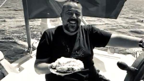 Ata Demirer yine sosyal medyayı gülmekten kırdı geçirdi! Doğum günü klibi - Resim: 3