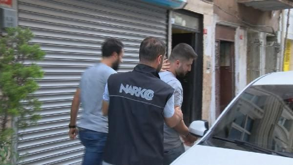 İstanbul Fatih'te 40 adrese uyuşturucu baskını: 35 gözaltı - Resim: 3