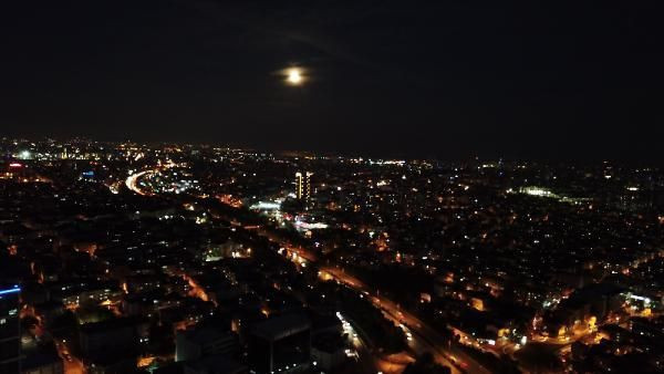 Parçalı Ay Tutulması İstanbul'da da gözlendi - Resim: 1