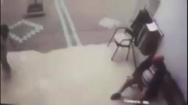 Nevşehir'de iğrenç olay! Güvenlik kamerası görüntüler incelendiğinde ortaya çıktı - Resim: 1