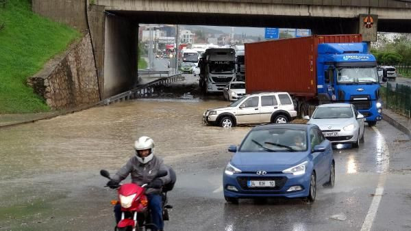İstanbul'dan sonra Kocaeli'yi sağanak vurdu! AKOM uyardı tüm yurtta etkili - Resim: 3