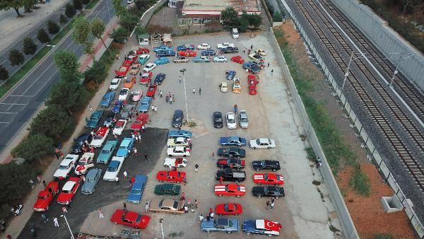 İstanbul'da klasik otomobil tutkunları 30 Ağustos için yollarda - Resim: 1