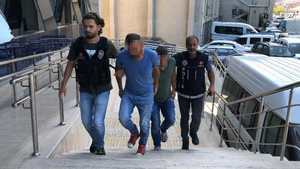 Zonguldak'ta bir çocuk gözaltına alınan babasının peşinden koştu - Resim: 1