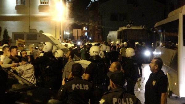 16 yaşındaki çocuğun cinsel istismarına halk tepki gösterdi! 11 kişi tutuklandı - Resim: 3