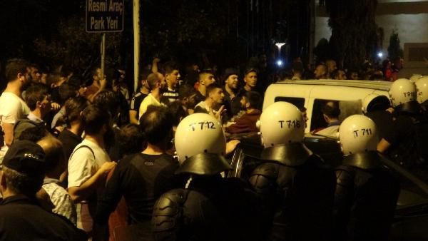 16 yaşındaki çocuğun cinsel istismarına halk tepki gösterdi! 11 kişi tutuklandı - Resim: 1