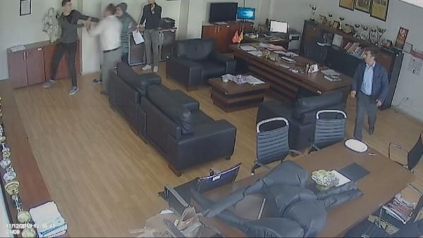 İstanbul'da okul müdürünün odasında dehşet tekme tokat saldırdı - Resim: 4