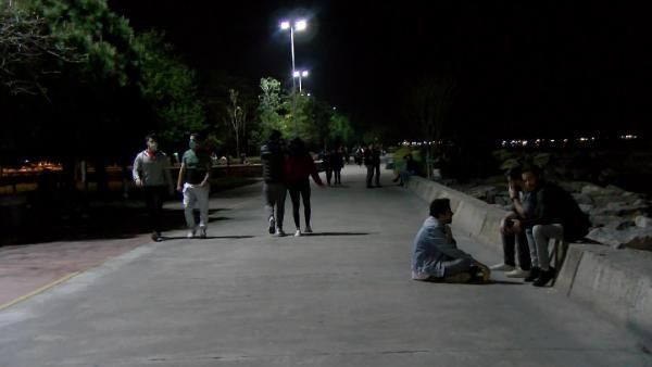 Kartal Sahili’nde akılalmaz görüntü! Yasağı delip piknik yaptılar - Resim: 1