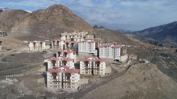 Yusufeli ilçe merkezi 7. kez taşınıyor! Ağaçlar sökülmeye başlandı - Resim: 1