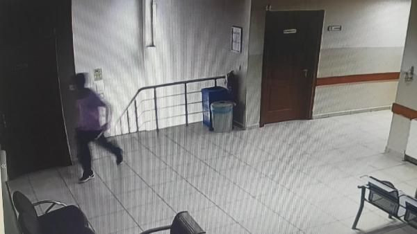 Doktorun boğazına demir çubuk dayadı! Hak edene yaparım ben - Resim: 2