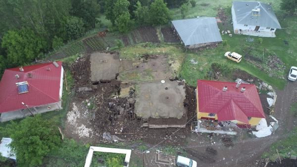 Bingöl Karlıova'daki depremin verdiği hasar hava ağarınca ortaya çıktı - Resim: 2