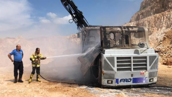 Bursa'da 1,5 milyon liralık iş makinesi cayır cayır yandı! - Resim: 3