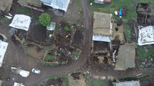 Bingöl Karlıova'daki depremin verdiği hasar hava ağarınca ortaya çıktı - Resim: 4